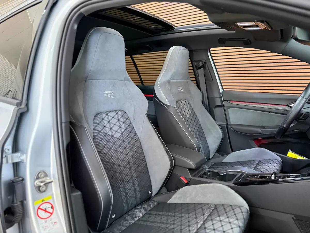 1.5 TSI R-Line 150pk | Pano | IQ Light | Black Style | Harman Kardon | Head up | ACC | BOM