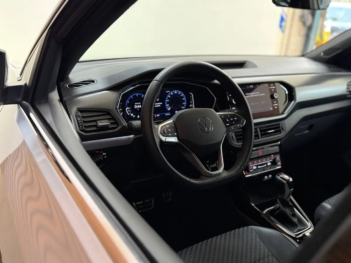1.0 TSI R-Line Binnen/ Buiten | 110PK | Virtual | BEATS | Full LED | Camera | Discover Pro