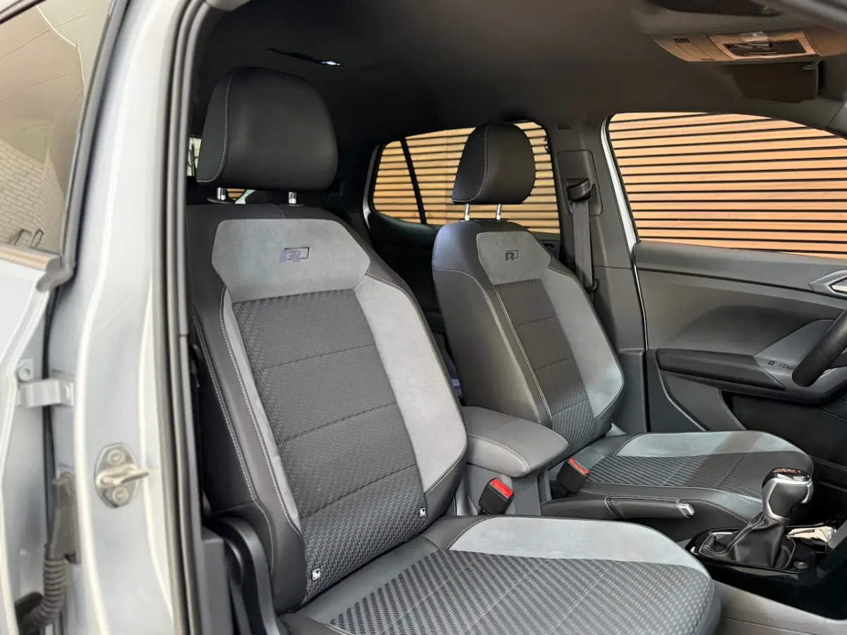 1.0 TSI R-Line Binnen/ Buiten | 110PK | Virtual | BEATS | Full LED | Camera | Discover Pro