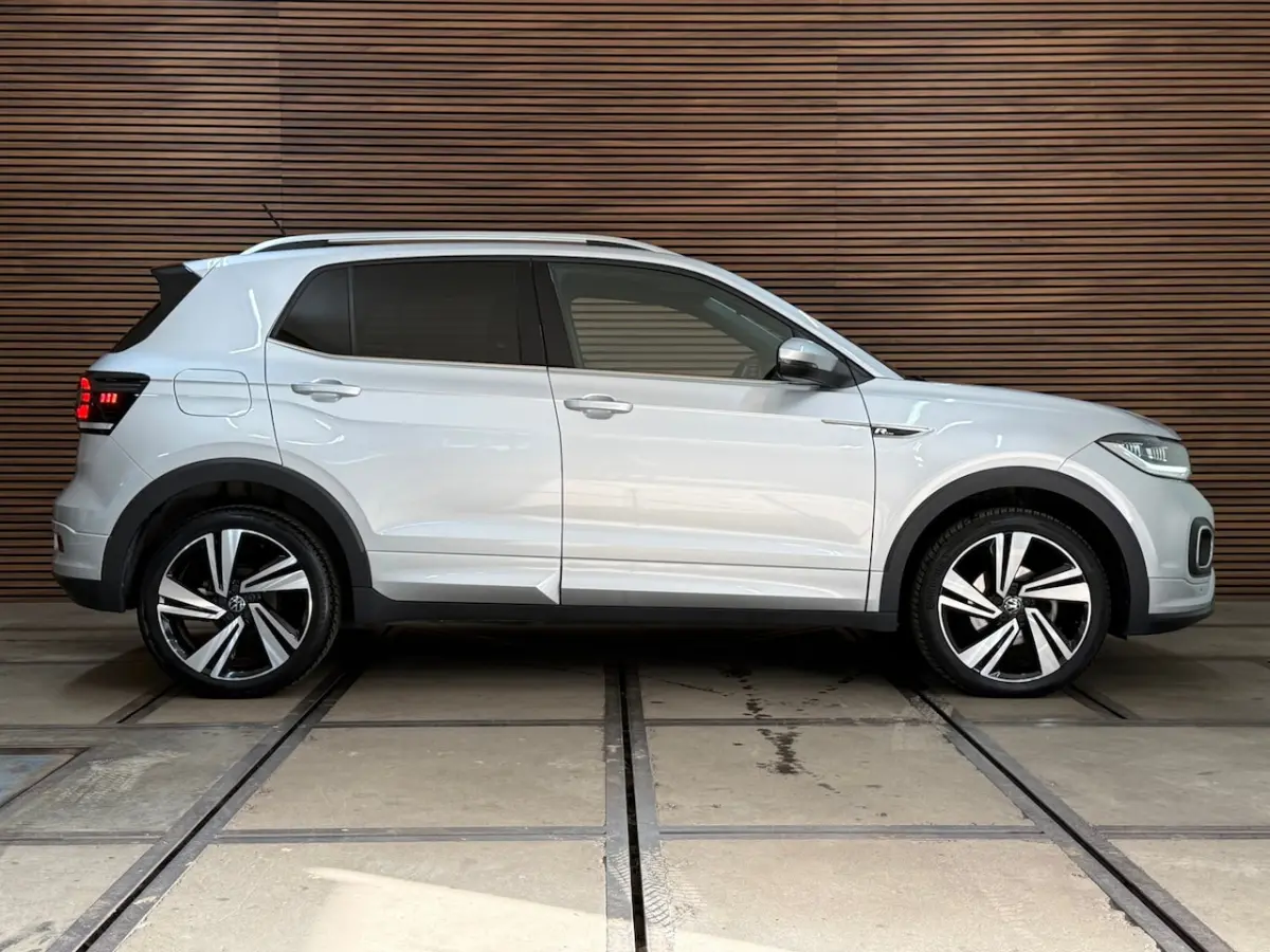 1.0 TSI R-Line Binnen/ Buiten | 110PK | Virtual | BEATS | Full LED | Camera | Discover Pro