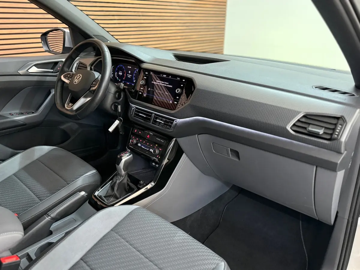 1.0 TSI R-Line Binnen/ Buiten | 110PK | Virtual | BEATS | Full LED | Camera | Discover Pro