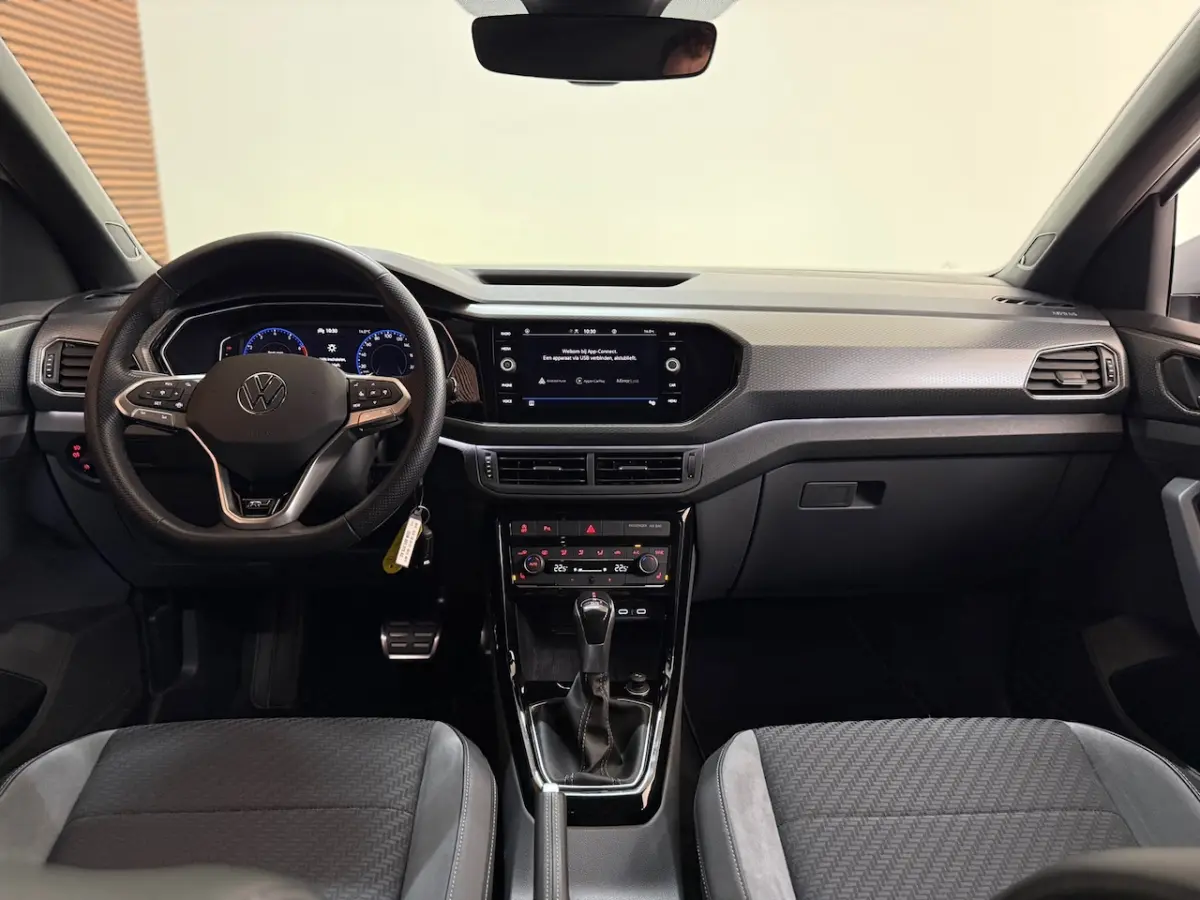1.0 TSI R-Line Binnen/ Buiten | 110PK | Virtual | BEATS | Full LED | Camera | Discover Pro
