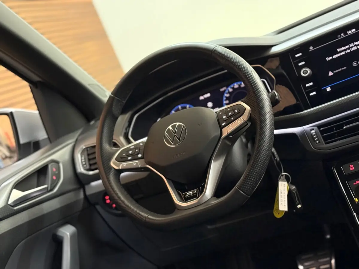 1.0 TSI R-Line Binnen/ Buiten | 110PK | Virtual | BEATS | Full LED | Camera | Discover Pro