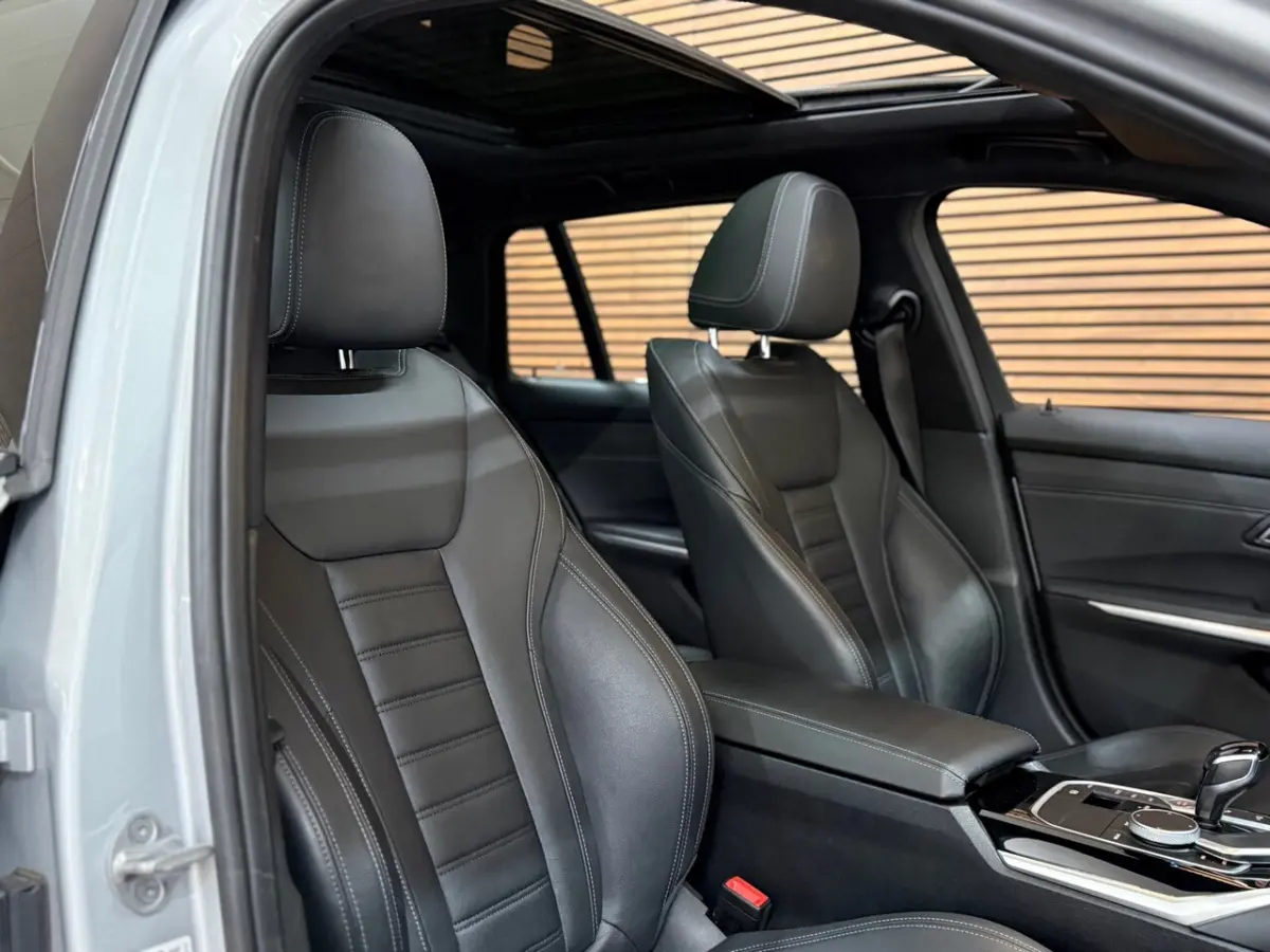 320e Sportline | Pano | Leder | Laser | Shadow Line | Trekhaak elektr. | 18 inch | Stoelve