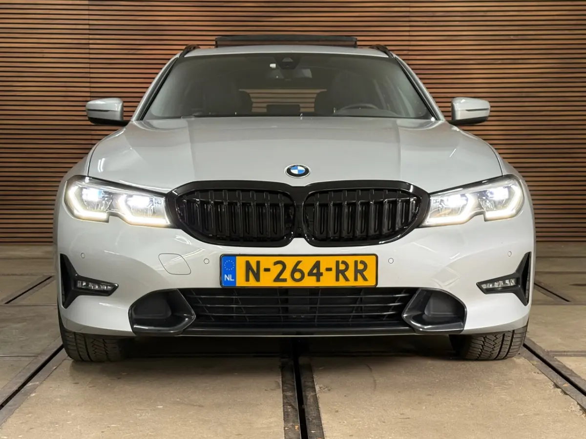 320e Sportline | Pano | Leder | Laser | Shadow Line | Trekhaak elektr. | 18 inch | Stoelve