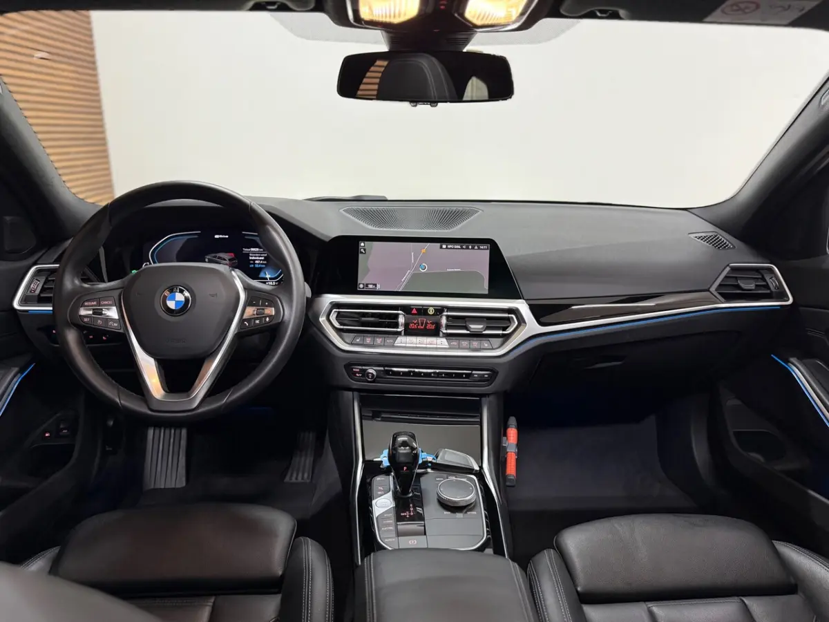 320e Sportline | Pano | Leder | Laser | Shadow Line | Trekhaak elektr. | 18 inch | Stoelve