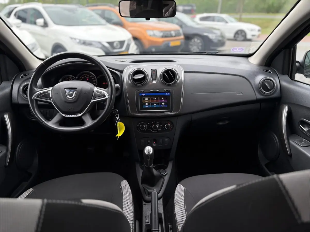 1.0 TCe Plus | Airco | Cruise | Navi | PDC | DAB | Dakrailing | Dealer Onderhouden |