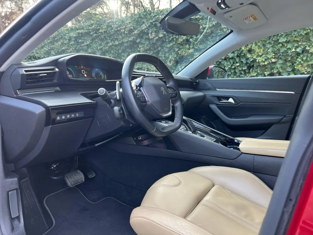 1.6 Plug-in Hybrid 225pk Automaat Allure Avantage | Leer | LED | Camera