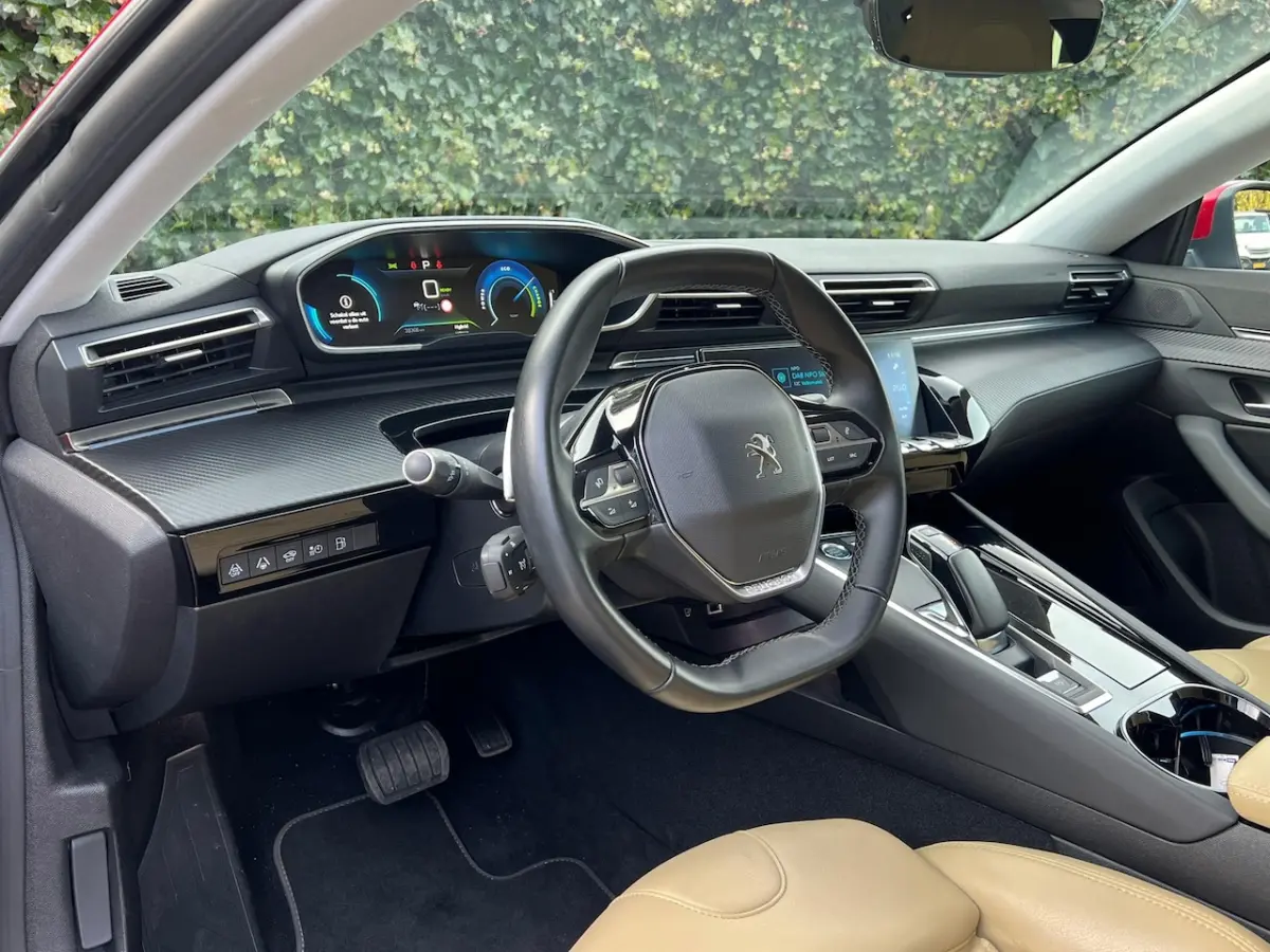 1.6 Plug-in Hybrid 225pk Automaat Allure Avantage | Leer | LED | Camera