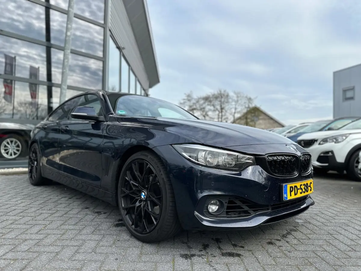 418i High Executive | Automaat | Panorama | LED | Harman& Kardon | LMV | PDC | Camera | St
