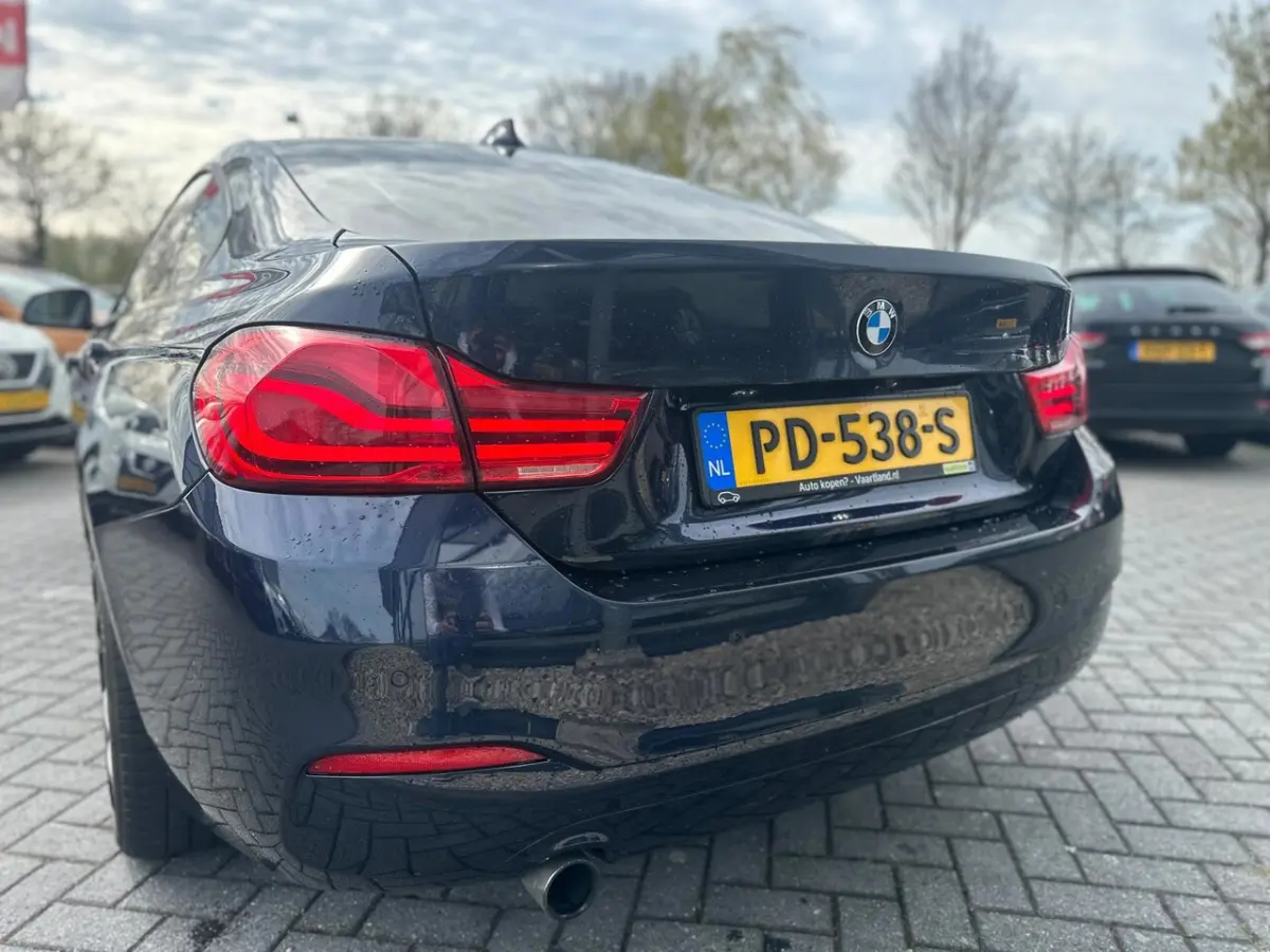 418i High Executive | Automaat | Panorama | LED | Harman& Kardon | LMV | PDC | Camera | St