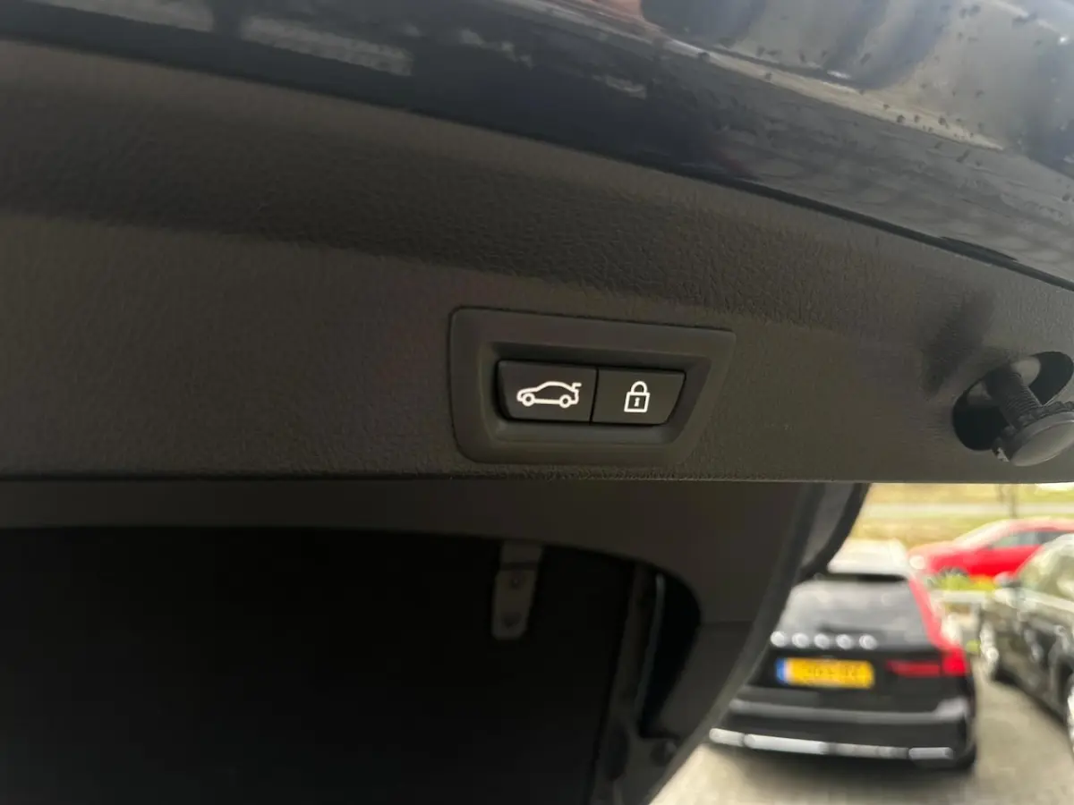 418i High Executive | Automaat | Panorama | LED | Harman& Kardon | LMV | PDC | Camera | St