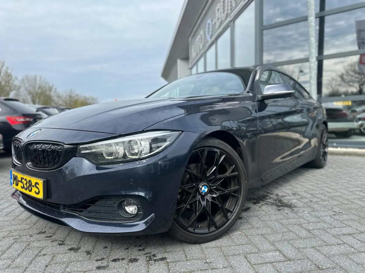 418i High Executive | Automaat | Panorama | LED | Harman& Kardon | LMV | PDC | Camera | St