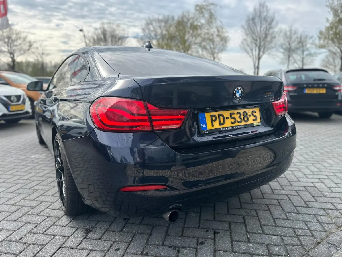 418i High Executive | Automaat | Panorama | LED | Harman& Kardon | LMV | PDC | Camera | St