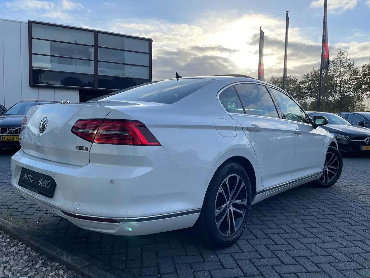 1.6 TDI Highline Business R | DSG | Panoramadak | Navi | Camera | Stoel & Stuurverwarming|