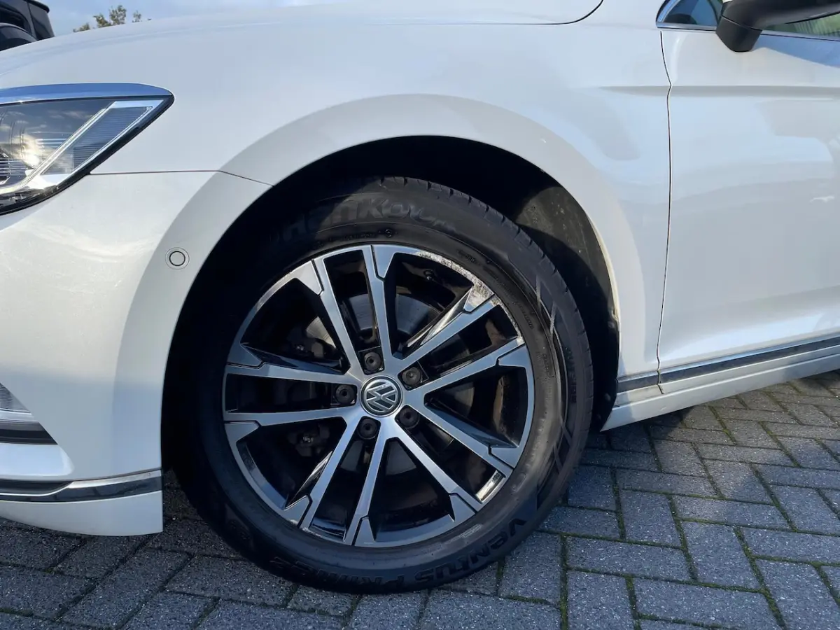 1.6 TDI Highline Business R | DSG | Panoramadak | Navi | Camera | Stoel & Stuurverwarming|