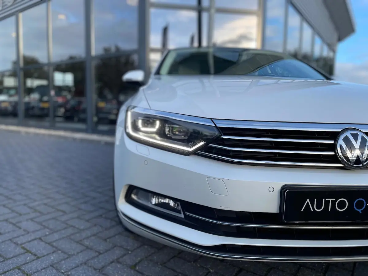 1.6 TDI Highline Business R | DSG | Panoramadak | Navi | Camera | Stoel & Stuurverwarming|