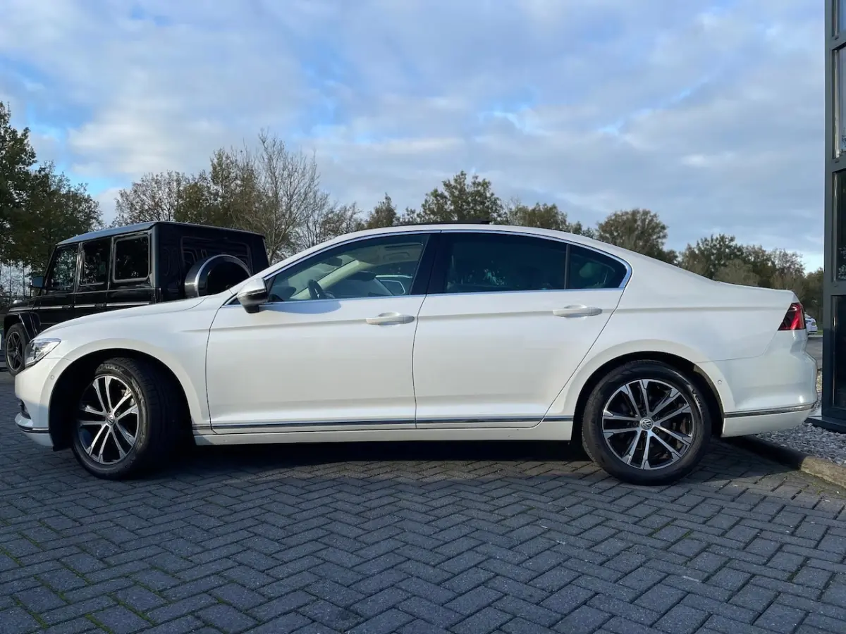 1.6 TDI Highline Business R | DSG | Panoramadak | Navi | Camera | Stoel & Stuurverwarming|