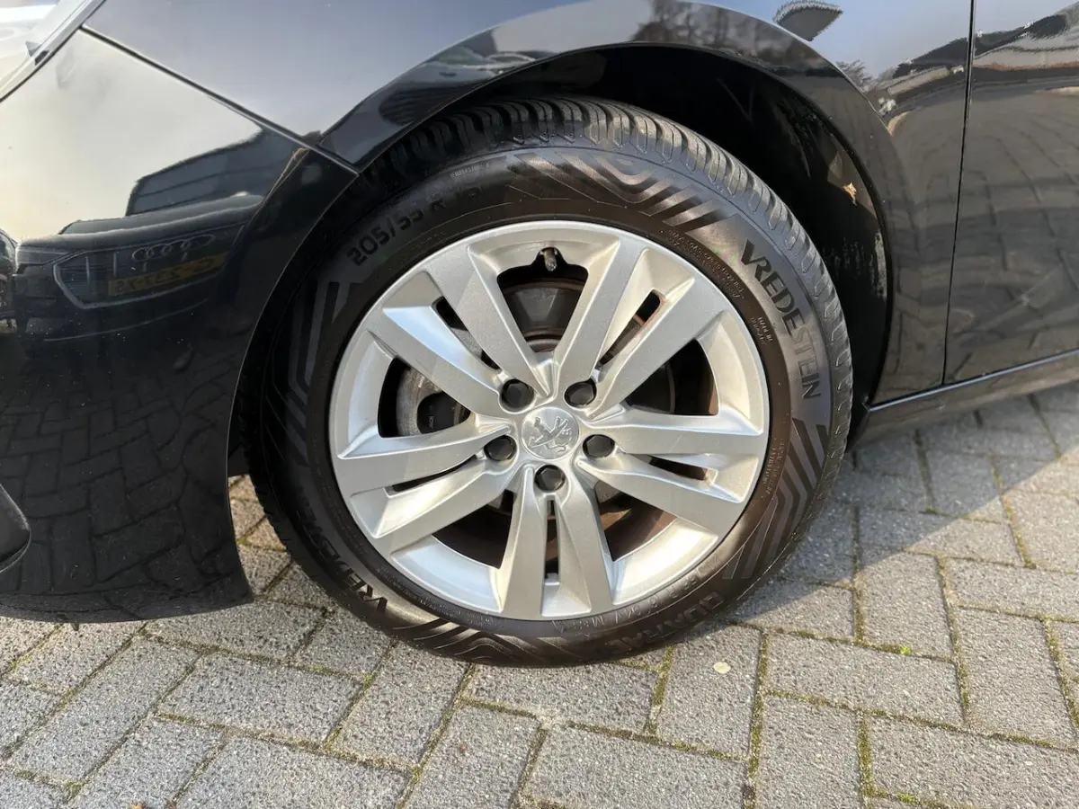 1.2 PureTech Blue Lease Executive | Pano | PDC | Navi | Climate | Cruise | LMV | Carplay |