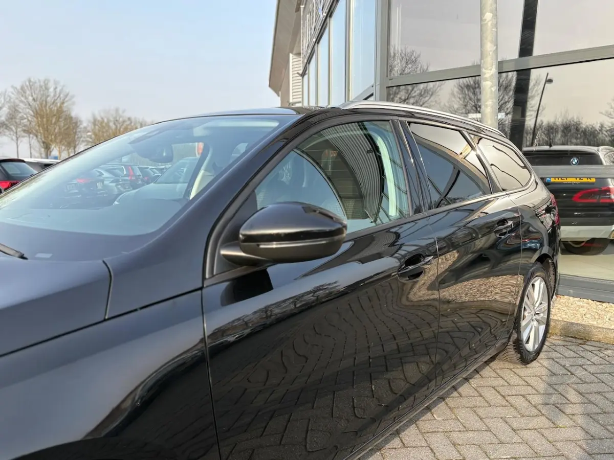 1.2 PureTech Blue Lease Executive | Pano | PDC | Navi | Climate | Cruise | LMV | Carplay |