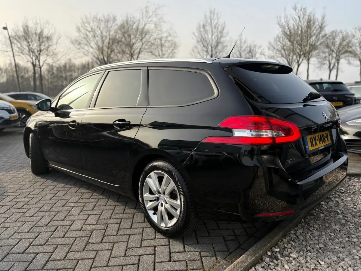 1.2 PureTech Blue Lease Executive | Pano | PDC | Navi | Climate | Cruise | LMV | Carplay |