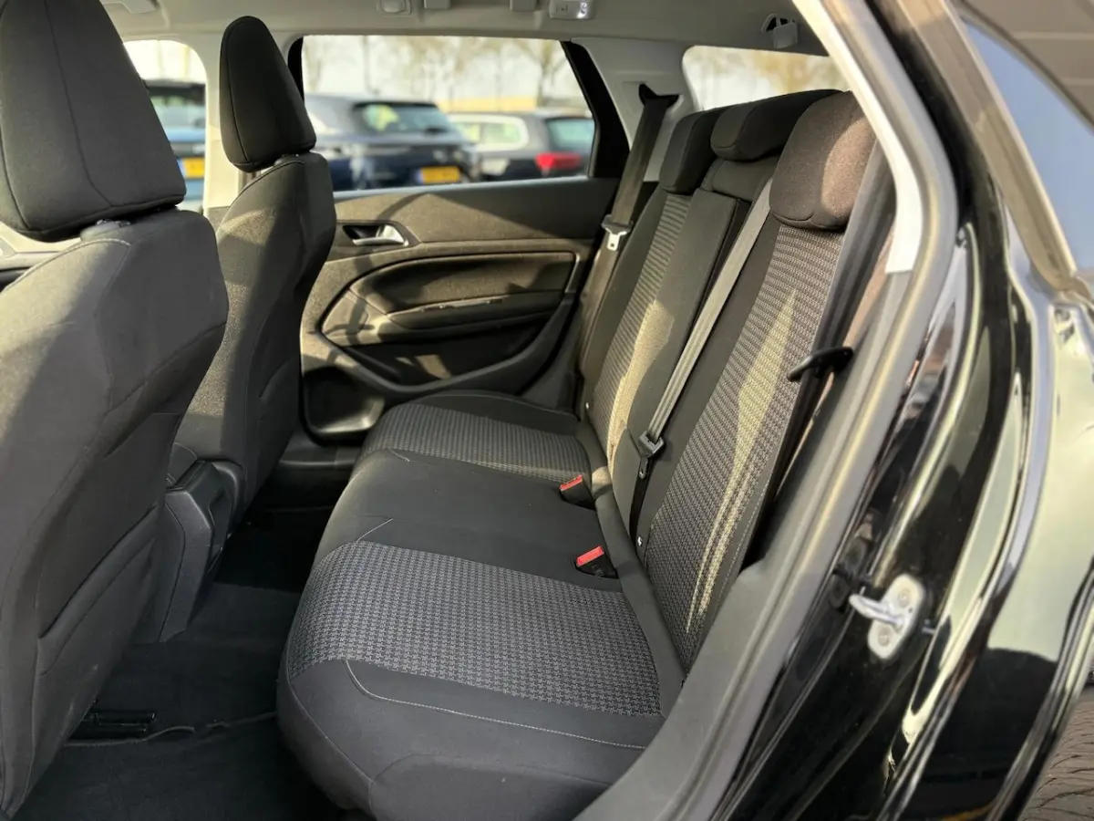 1.2 PureTech Blue Lease Executive | Pano | PDC | Navi | Climate | Cruise | LMV | Carplay |
