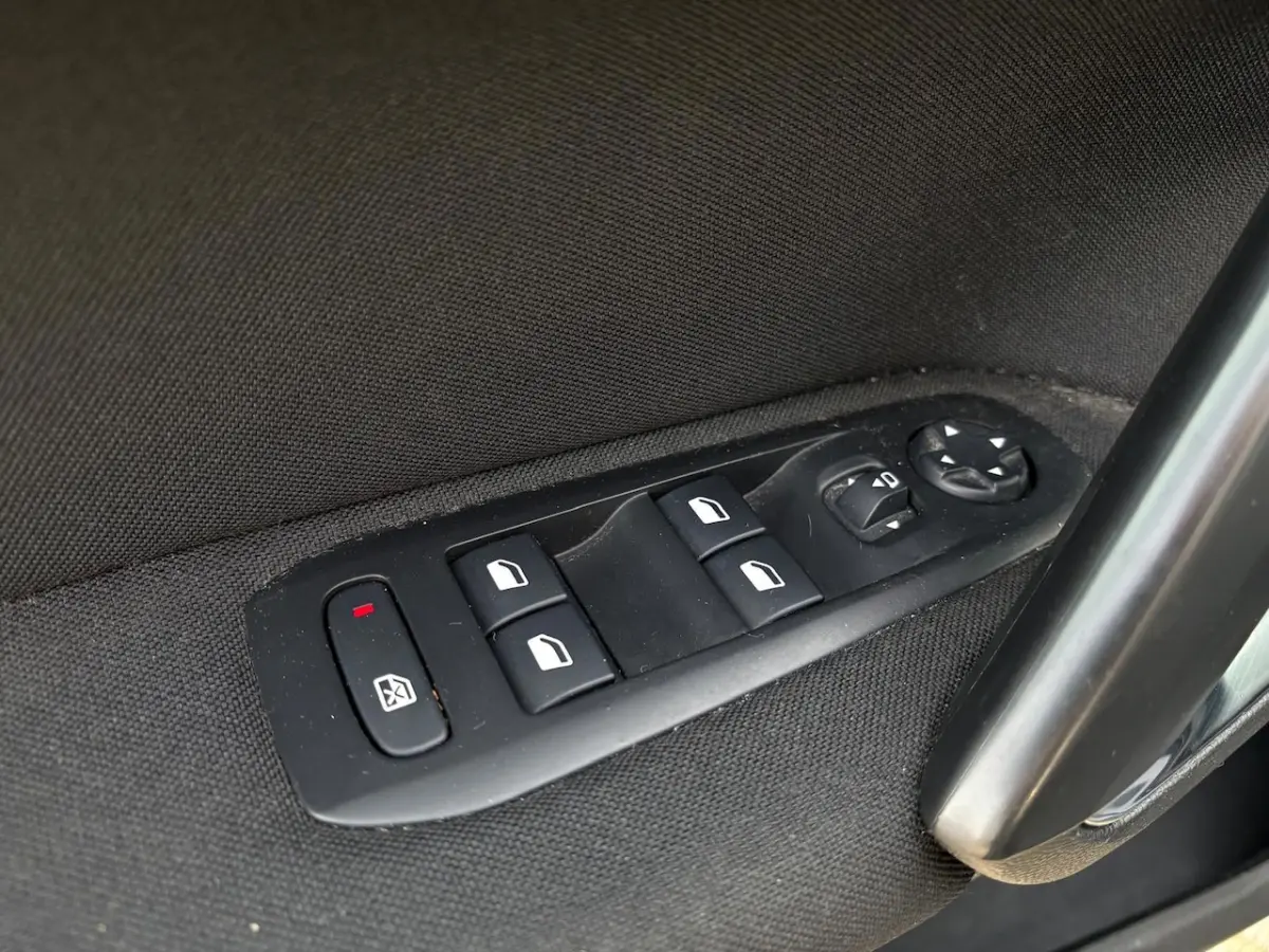 1.2 PureTech Blue Lease Executive | Pano | PDC | Navi | Climate | Cruise | LMV | Carplay |
