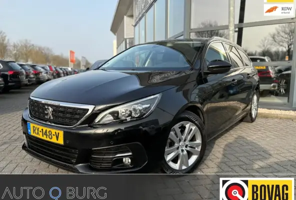 1.2 PureTech Blue Lease Executive | Pano | PDC | Navi | Climate | Cruise | LMV | Carplay |