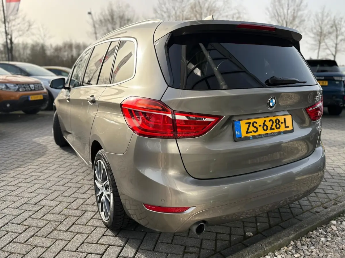 218i | 7 Peroons | Automaat | Navi | Climate | PDC | Cruise | Stoelverwarming |