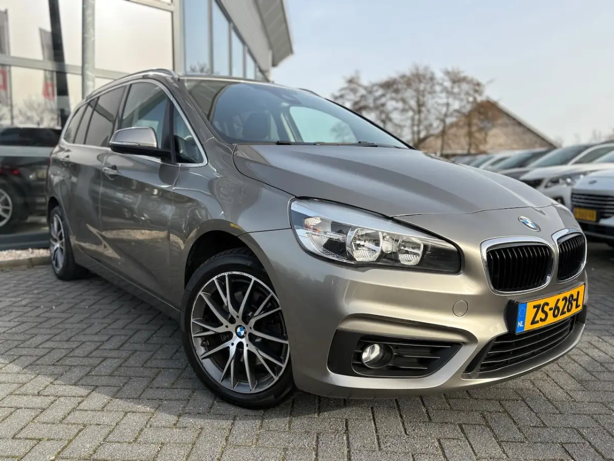 218i | 7 Peroons | Automaat | Navi | Climate | PDC | Cruise | Stoelverwarming |