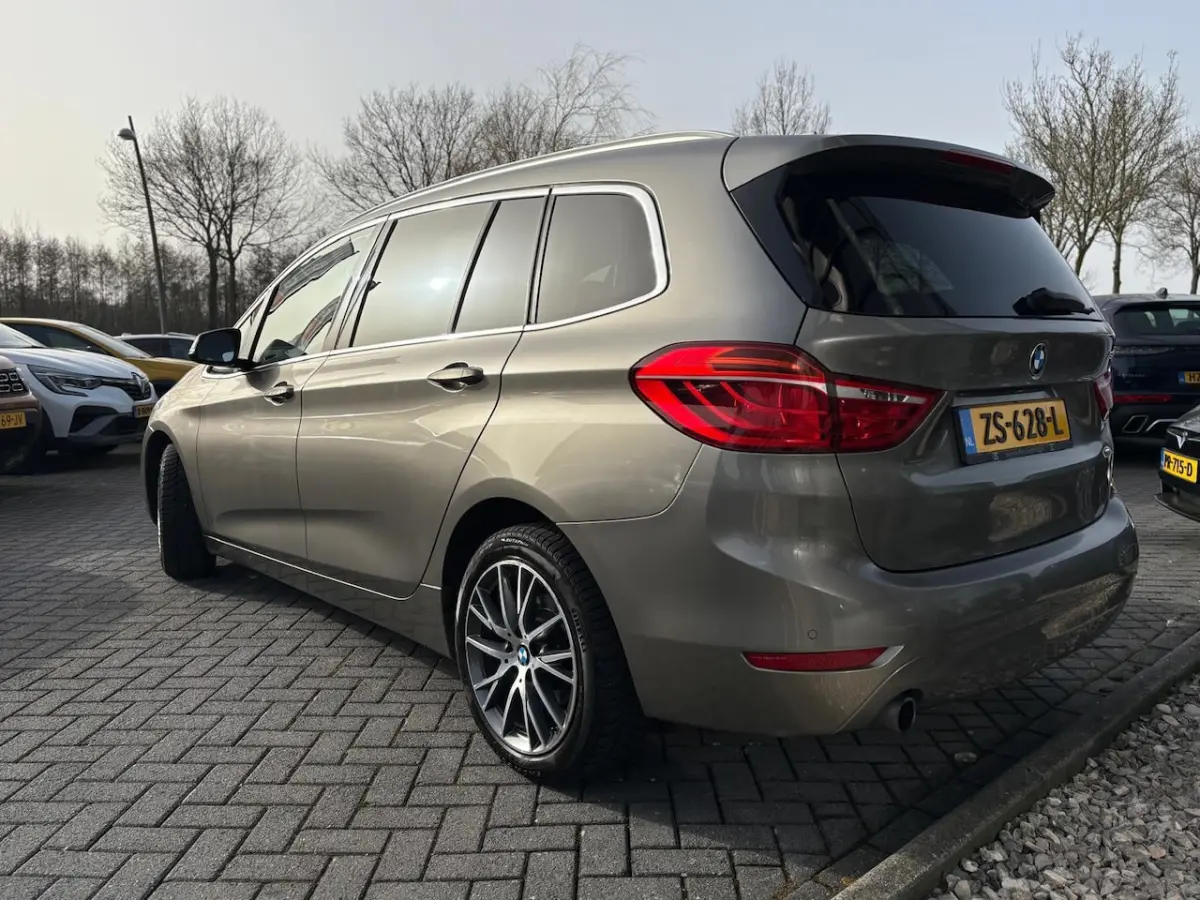 218i | 7 Peroons | Automaat | Navi | Climate | PDC | Cruise | Stoelverwarming |