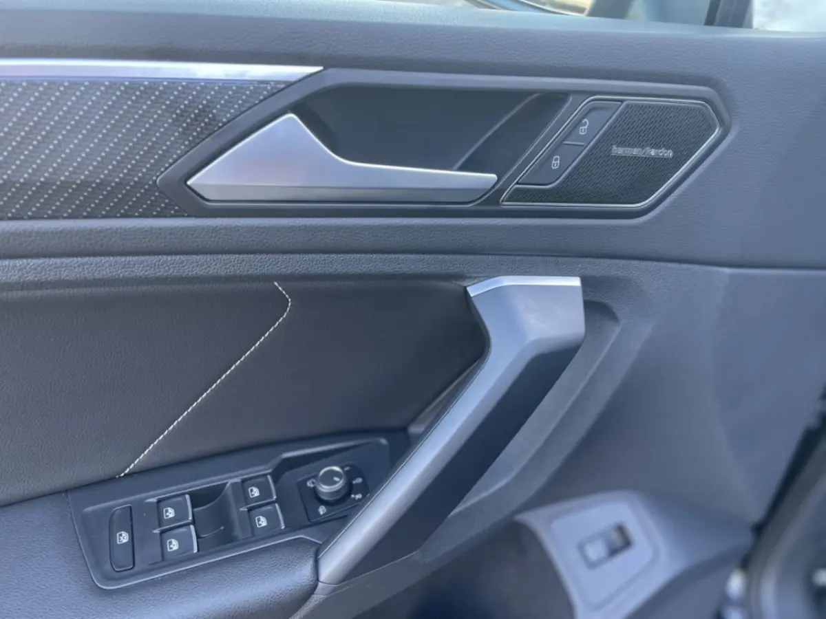1.5 TSI 3X R-Line Black *IQ Light* PANO