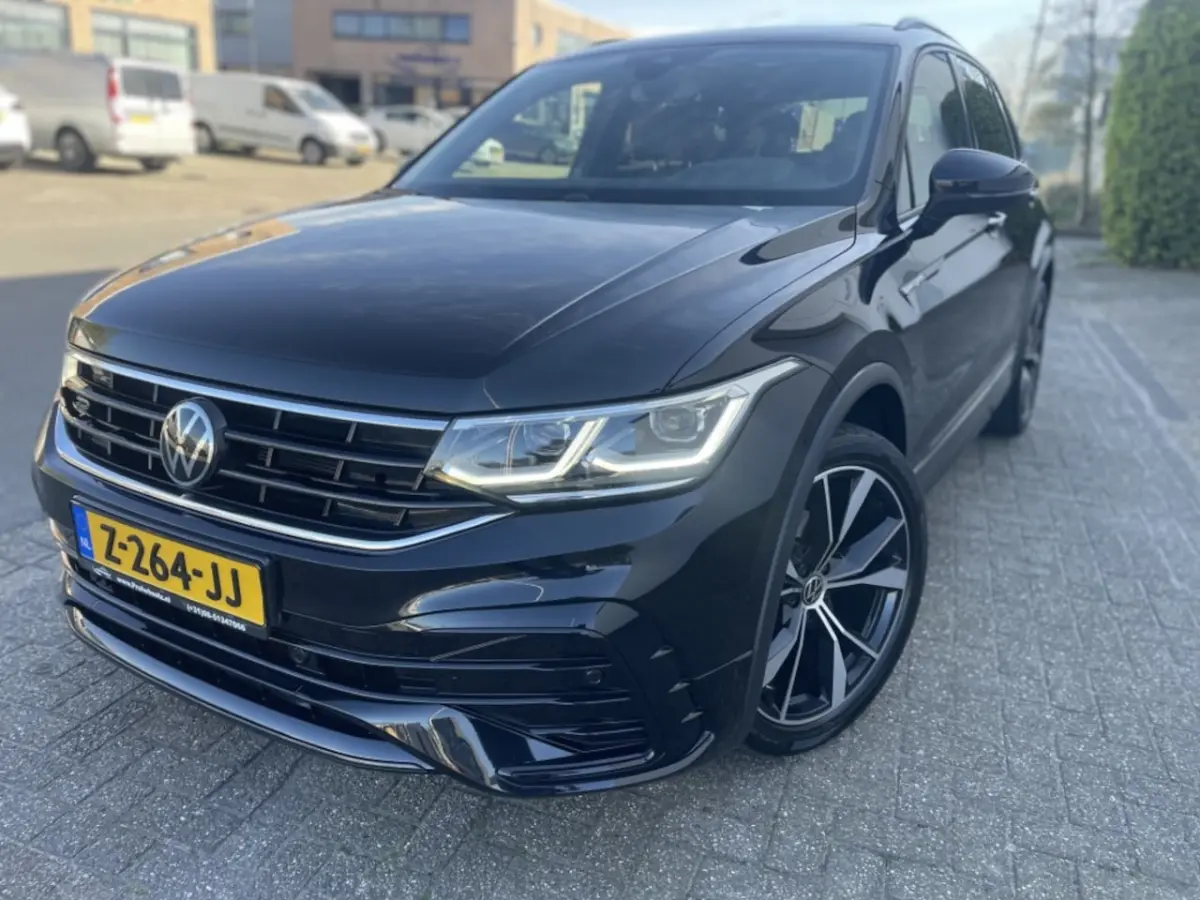 1.5 TSI 3X R-Line Black *IQ Light* PANO