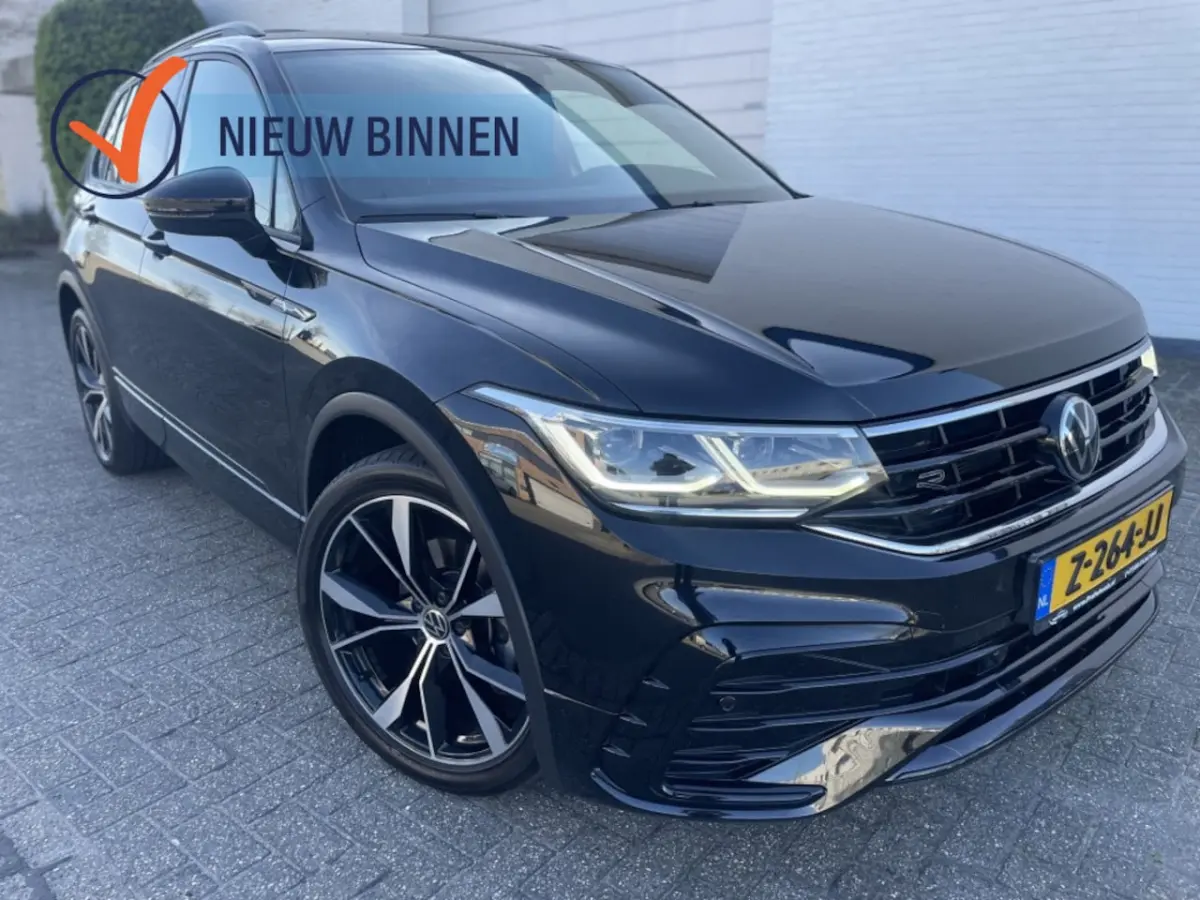 1.5 TSI 3X R-Line Black *IQ Light* PANO