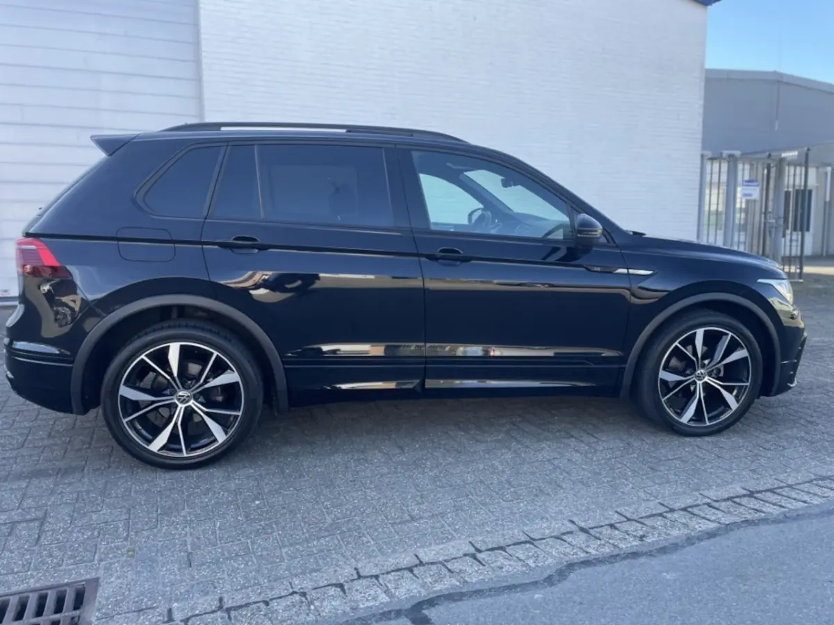 1.5 TSI 3X R-Line Black *IQ Light* PANO