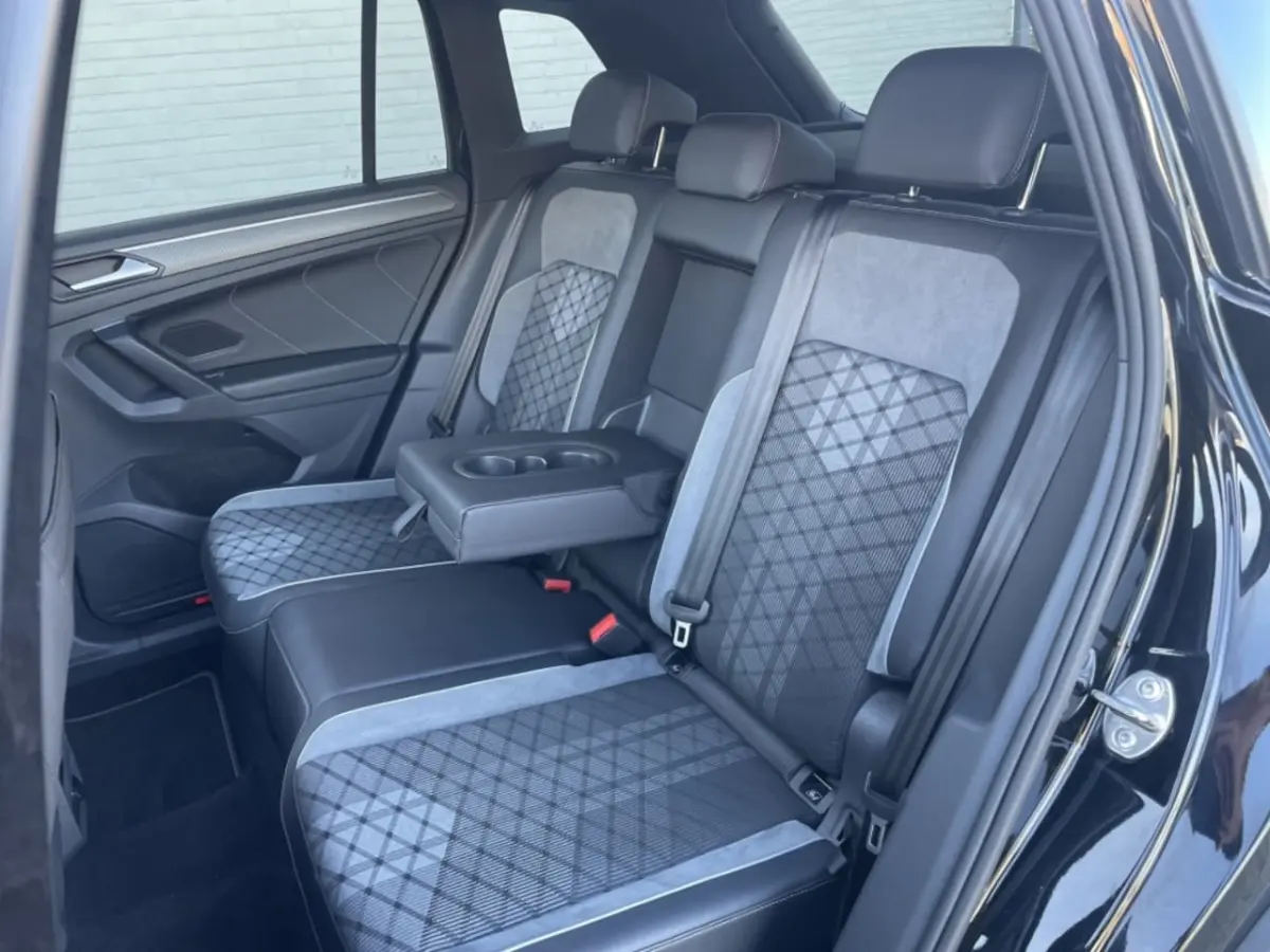 1.5 TSI 3X R-Line Black *IQ Light* PANO