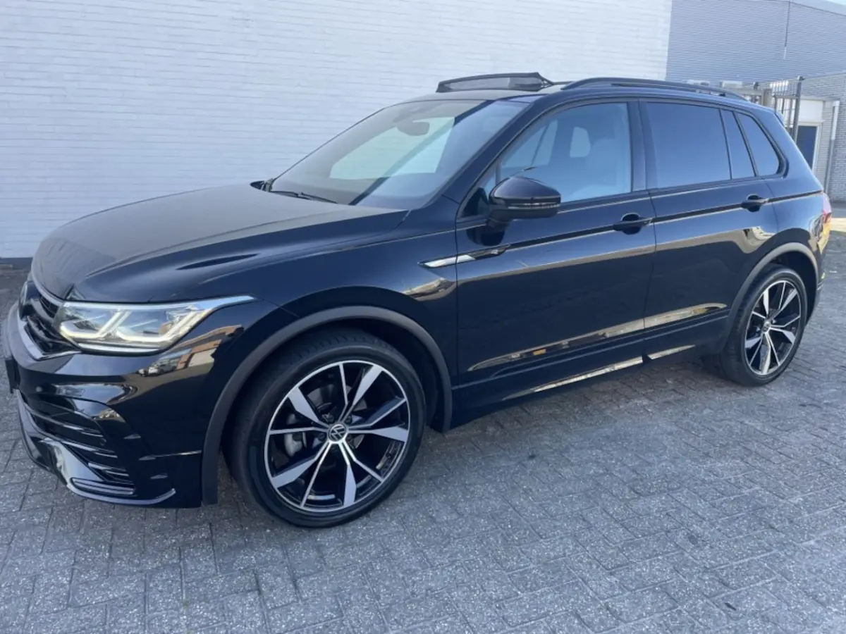 1.5 TSI 3X R-Line Black *IQ Light* PANO