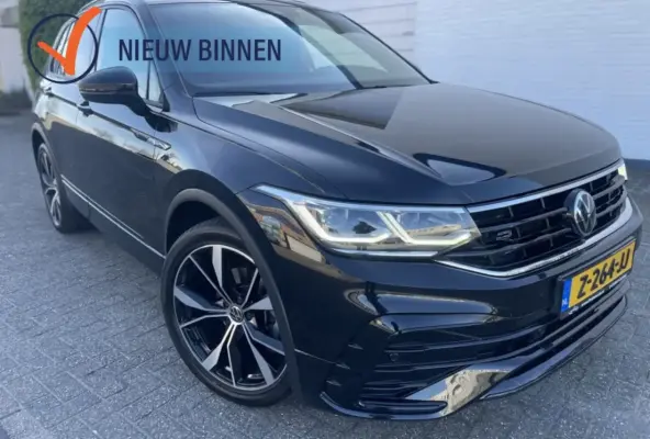 1.5 TSI 3X R-Line Black *IQ Light* PANO