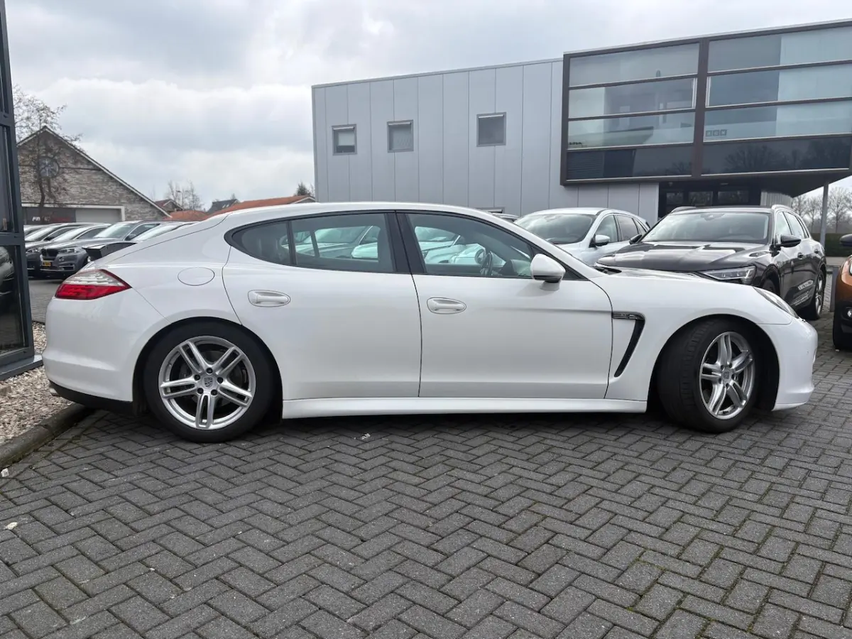 3.6 4 | Automaat | Luchtvering | Navi | Climate | Leder | PDC | LMV | Recent onderhouden |