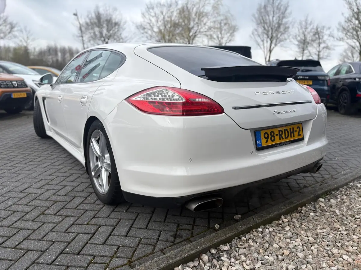 3.6 4 | Automaat | Luchtvering | Navi | Climate | Leder | PDC | LMV | Recent onderhouden |