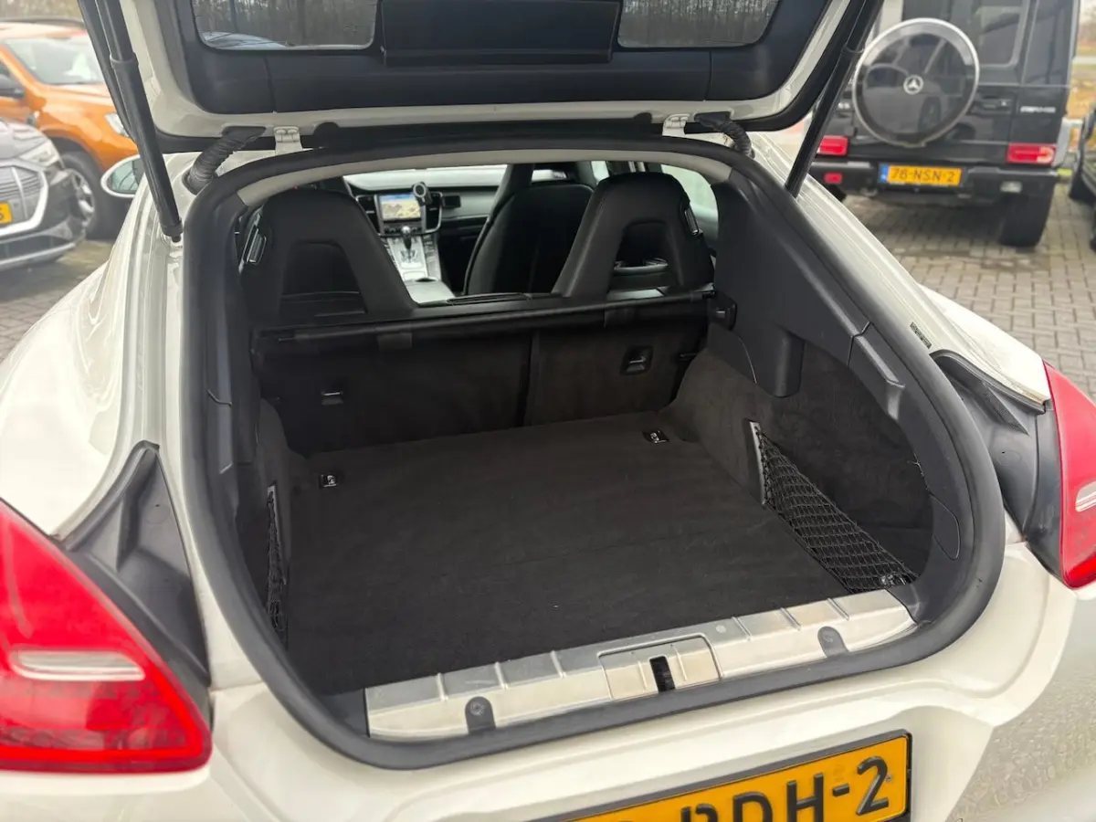 3.6 4 | Automaat | Luchtvering | Navi | Climate | Leder | PDC | LMV | Recent onderhouden |