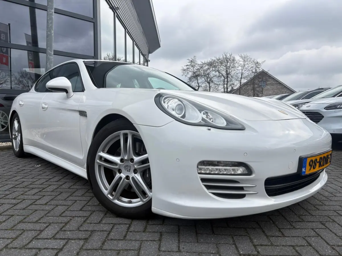 3.6 4 | Automaat | Luchtvering | Navi | Climate | Leder | PDC | LMV | Recent onderhouden |