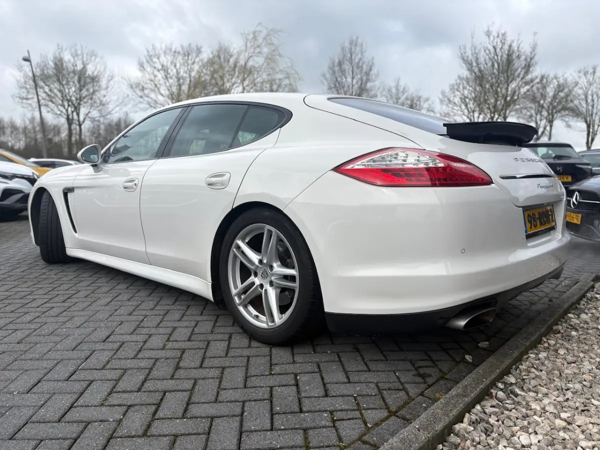 3.6 4 | Automaat | Luchtvering | Navi | Climate | Leder | PDC | LMV | Recent onderhouden |