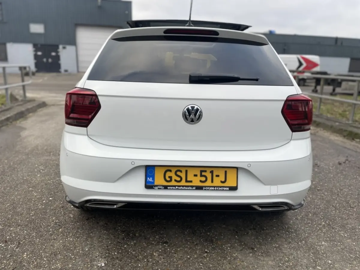 1.0 TSI R-Line Dsg/Pano /Navi/Camera