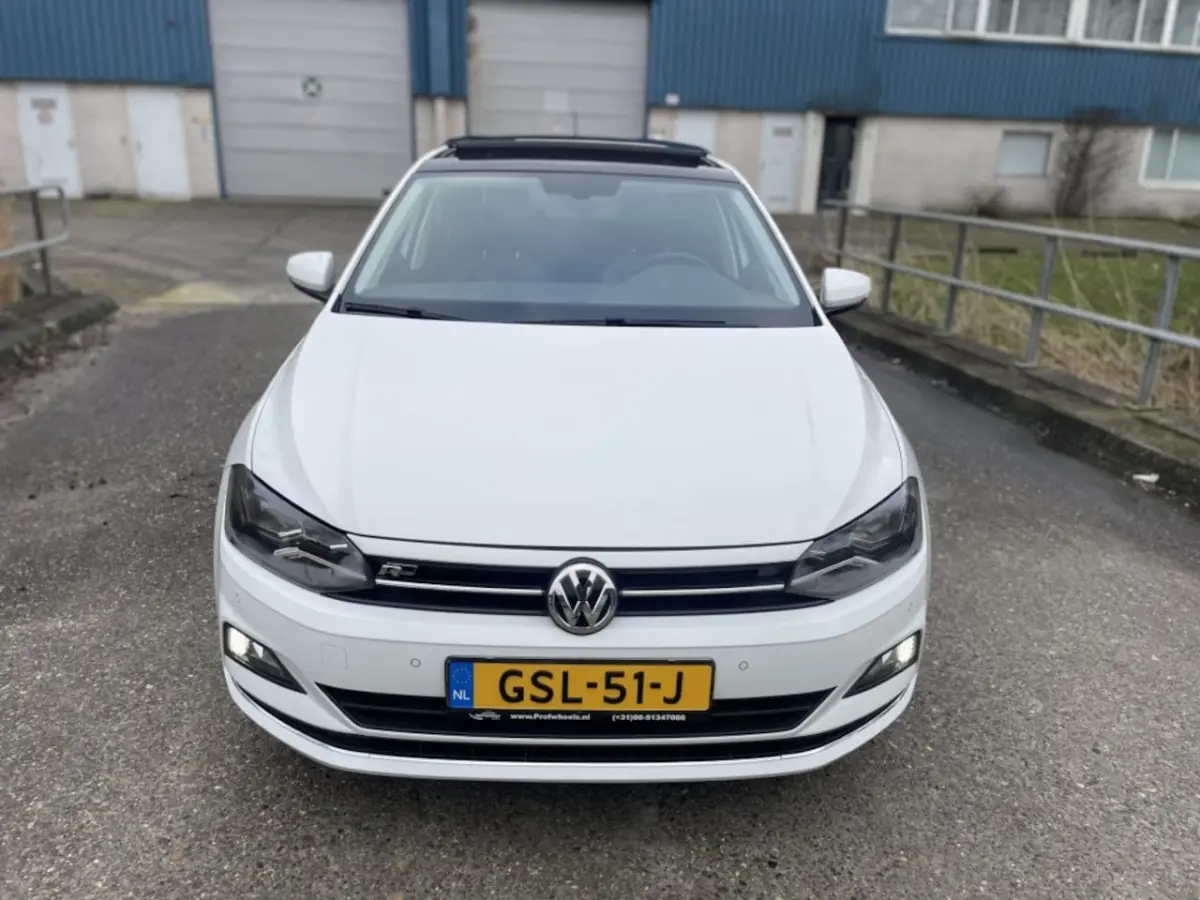 1.0 TSI R-Line Dsg/Pano /Navi/Camera
