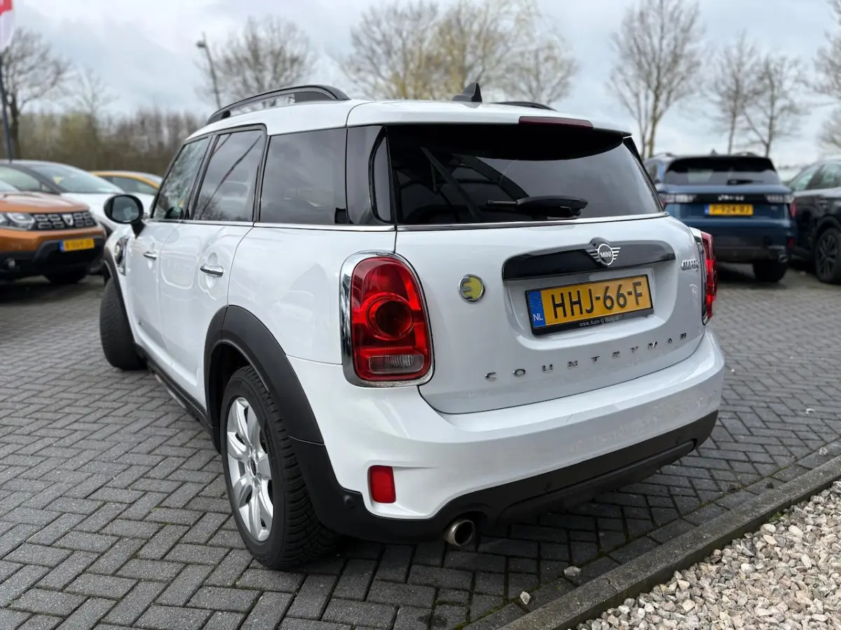 1.5 Cooper S E ALL4 | Plug in hybride | Automaat | Stoelverwarming | Navi | Carplay | PDC