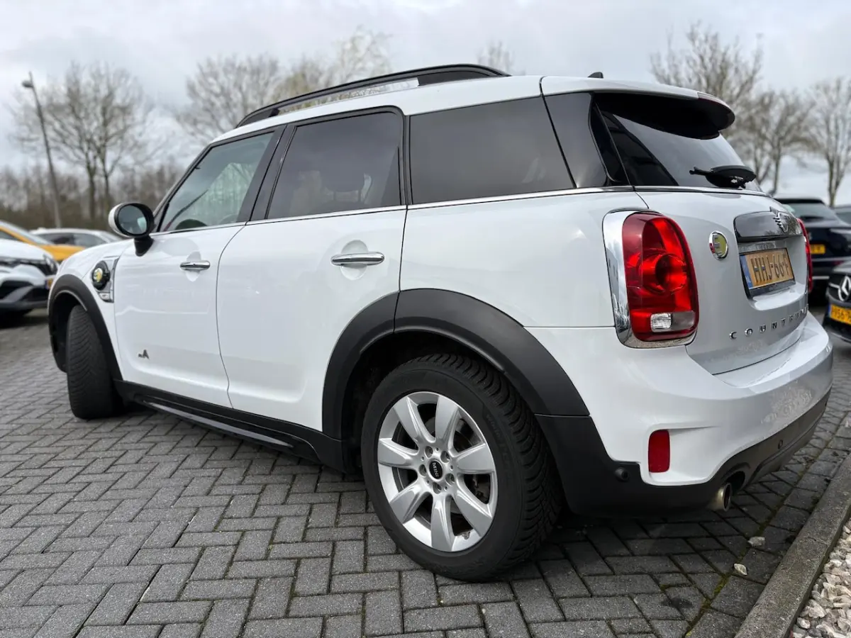 1.5 Cooper S E ALL4 | Plug in hybride | Automaat | Stoelverwarming | Navi | Carplay | PDC