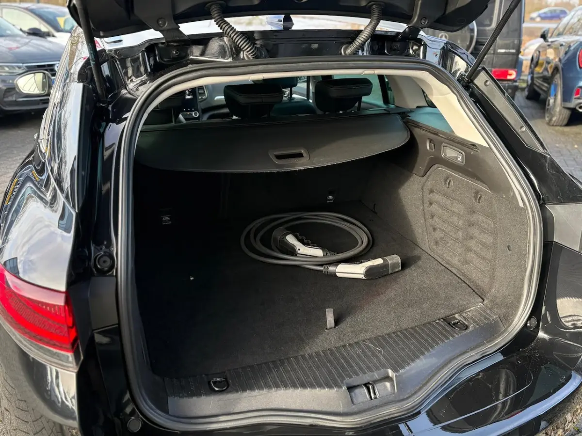 Estate Plug In Hybrid 160 Techno | Automaat | Navi | Carplay | LED | Camera | Park assist