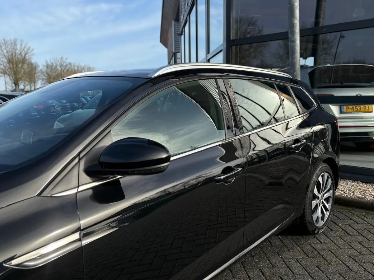 Estate Plug In Hybrid 160 Techno | Automaat | Navi | Carplay | LED | Camera | Park assist