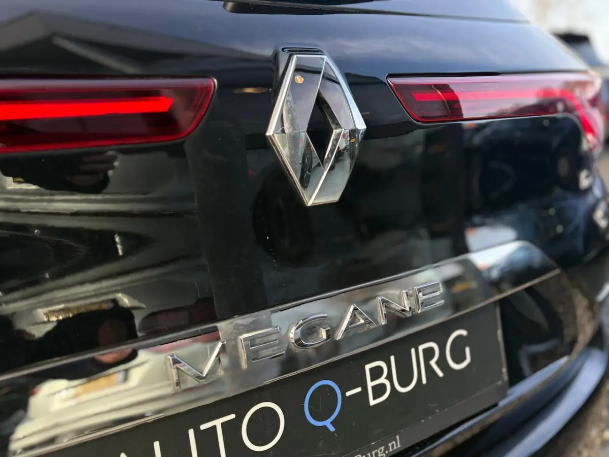 Estate Plug In Hybrid 160 Techno | Automaat | Navi | Carplay | LED | Camera | Park assist